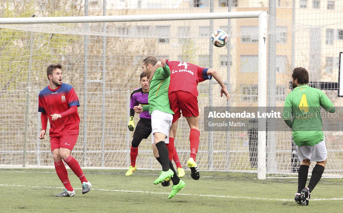 ADAlcobendas's tweet photo. FOTOGALERÍA. Victoria del primer equipo ante su afición https://t.co/jqXKcZVhRn #ACFvCOS #adacf https://t.co/yQF7EZFDeO