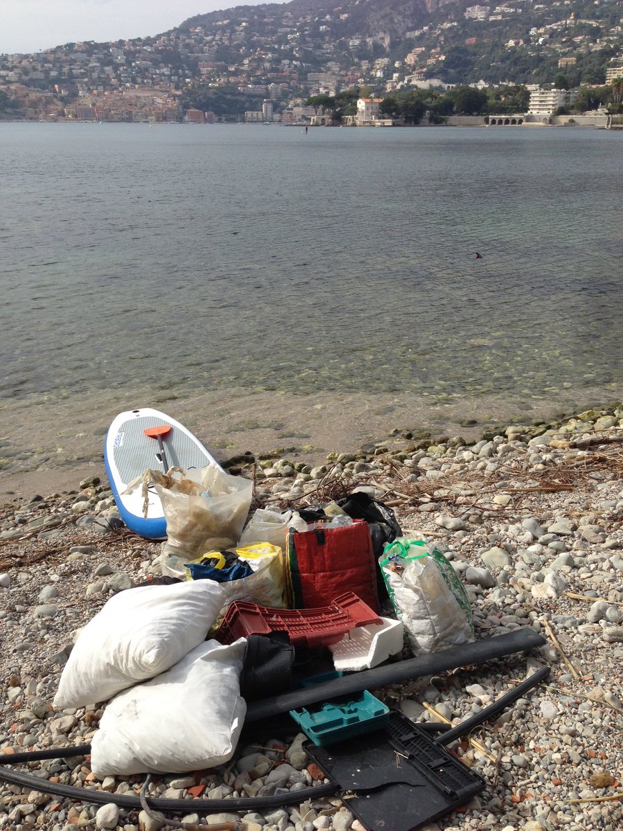PaddleCleaner's tweet photo. Ce qui n'était qu'une simple balade c'est terminée en chasse aux plastiques. https://t.co/p1qqjuSHak