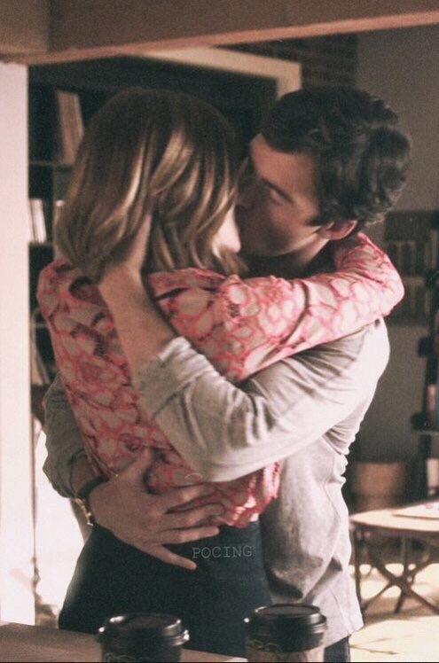 taylorfallingbc's tweet photo. ezria https://t.co/Kns1B0aXTz