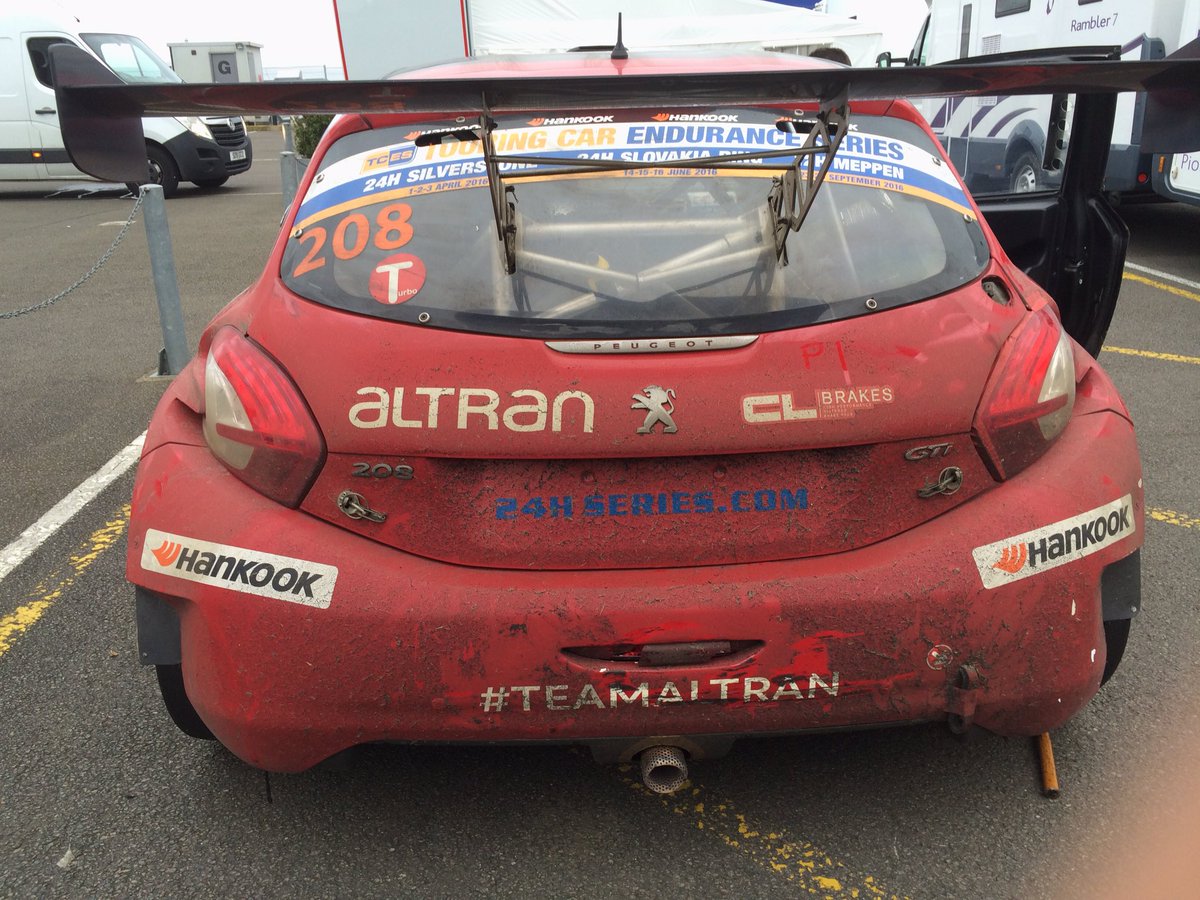BradleyPhilpot's tweet photo. She's dirty and bruised - but she's a winner! #TeamAltran @PeugeotUK #208GTi https://t.co/proFlnix1a