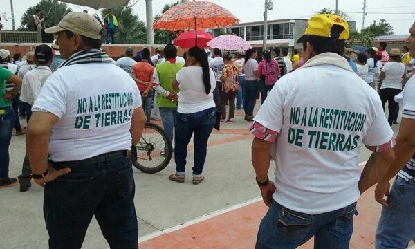 Ve, pues para mí, esta es la imagen más violenta que he visto en marcha alguna en este país.