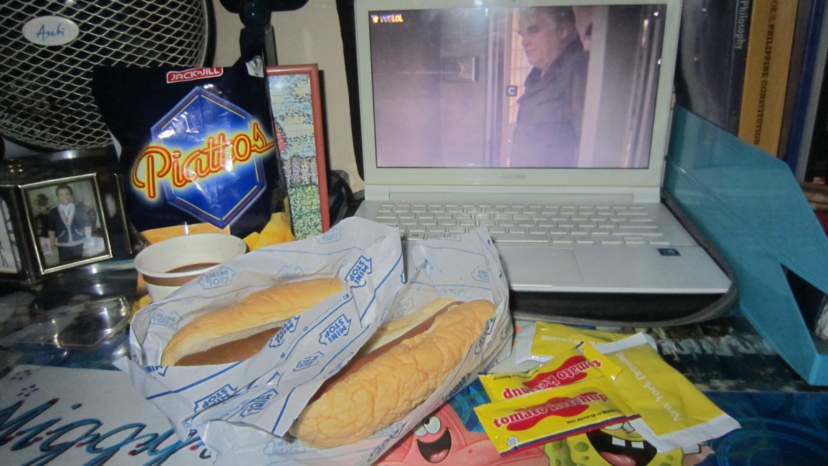 miggybob's tweet photo. NW: #HungerGamesMockingjayPart2
hihihihihi :D :D :D :D :D https://t.co/5wXftofaq2