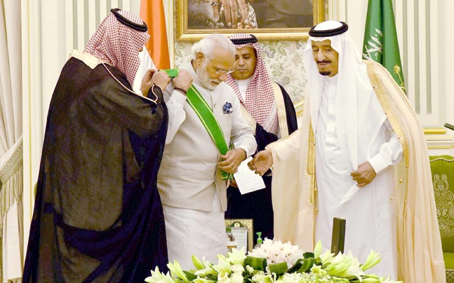 IndiaToday's tweet image. PM Modi conferred Saudi Arabia&apos;s highest civilian honour
indiatoday.intoday.in/story/pm-modi-…