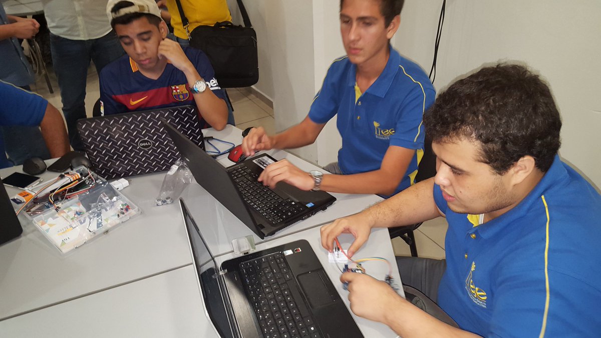 gecoffey's tweet image. #ArduinoD16 #GenuinoD2016 #arduinohonduras #genuinodayhn #dcuartielles