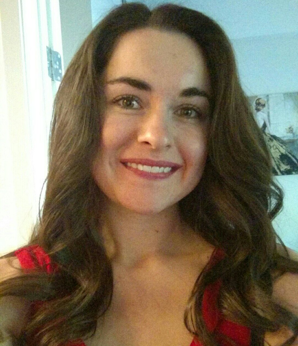 Zionslilly's tweet photo. Decided to do my hair... 😄 #Spratwedding #Ilikedressingup #imissmymessybuntho #hairstyle #hair https://t.co/LK2LhEUffY