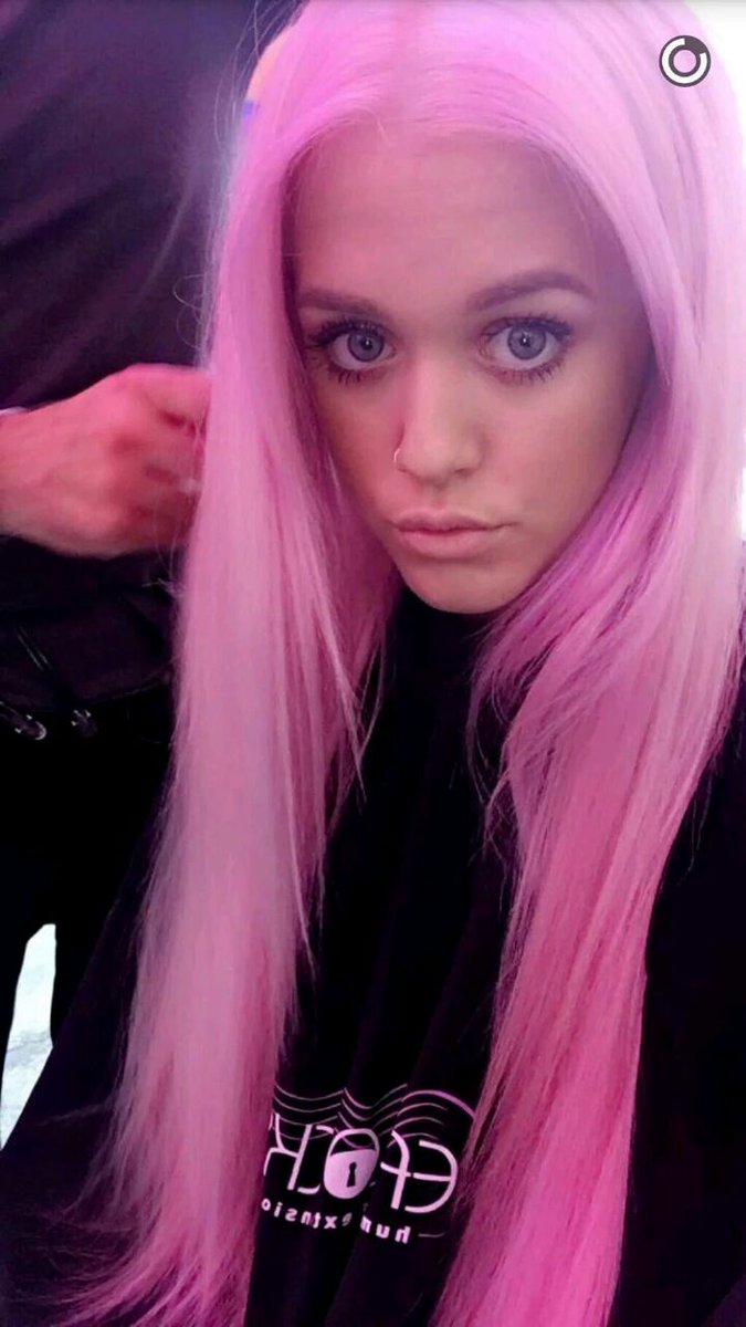 fallngharry's tweet photo. sério vamos observar a lottie POWER OF DIRECTIONERS #BestFanArmy #Directioners #iHeartAwards https://t.co/2zU8veKdQK