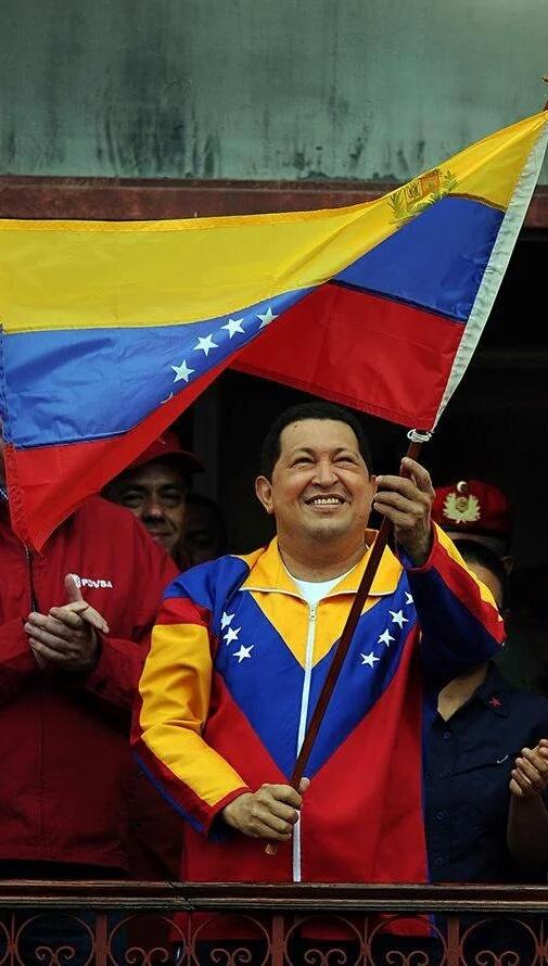 CarylBertho's tweet photo. Con valentía y entusiasmo encaramos la tormenta #SomosLosDeBolivarYChavez https://t.co/nqvVxNi5Zt