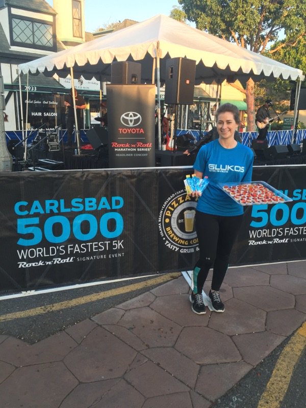 GlukosEnergy's tweet photo. The competitors are fueling up w/ #Glukos at the @RunRocknRoll's Carlsbad 5000: The World's Fastest 5k! #FastEnergy https://t.co/qWhfxdejCa