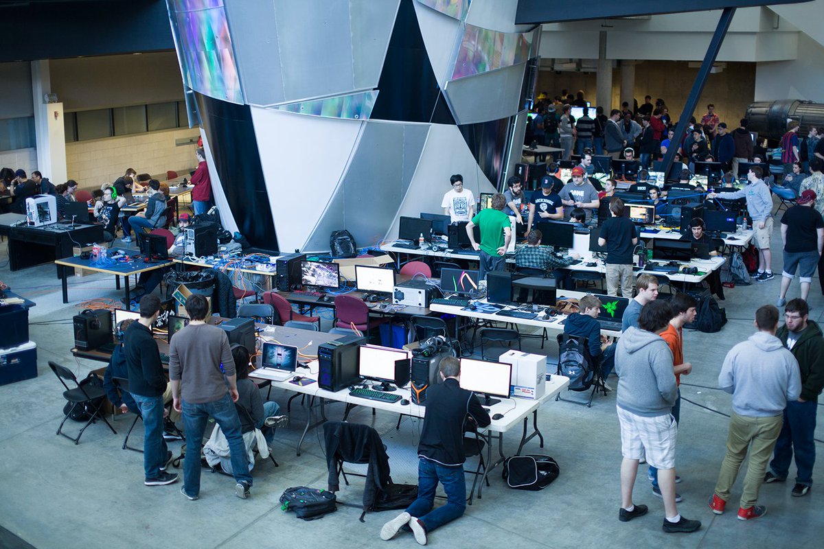 GamingISU's tweet photo. What an awesome event and It was all thanks to you guys! The players truly make it the best experience! #ISUOpenLAN https://t.co/LlZB9DiiTD