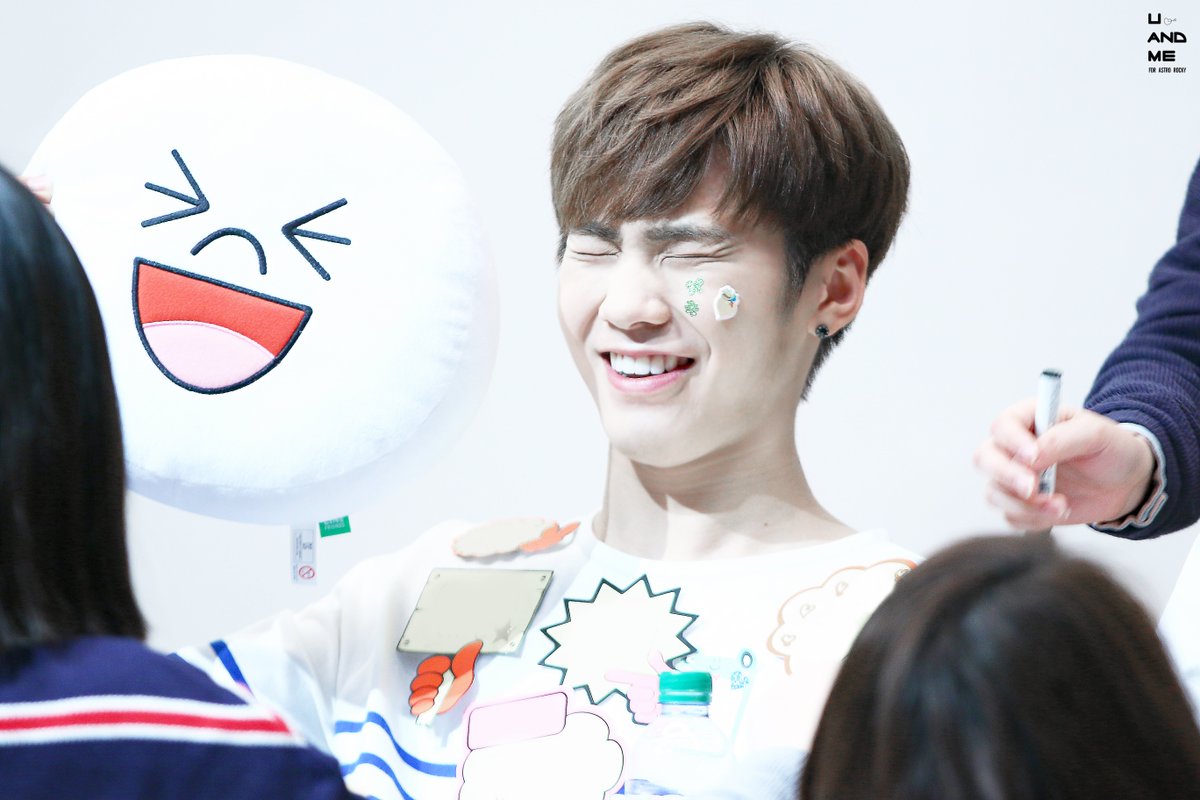 990225_com's tweet photo. 160403 분당 팬싸인회 #라키 #ROCKY #아스트로 @offclASTRO https://t.co/Rj9SO8hUdD https://t.co/FLbnU4JEog https://t.co/ffs4vVW5MO