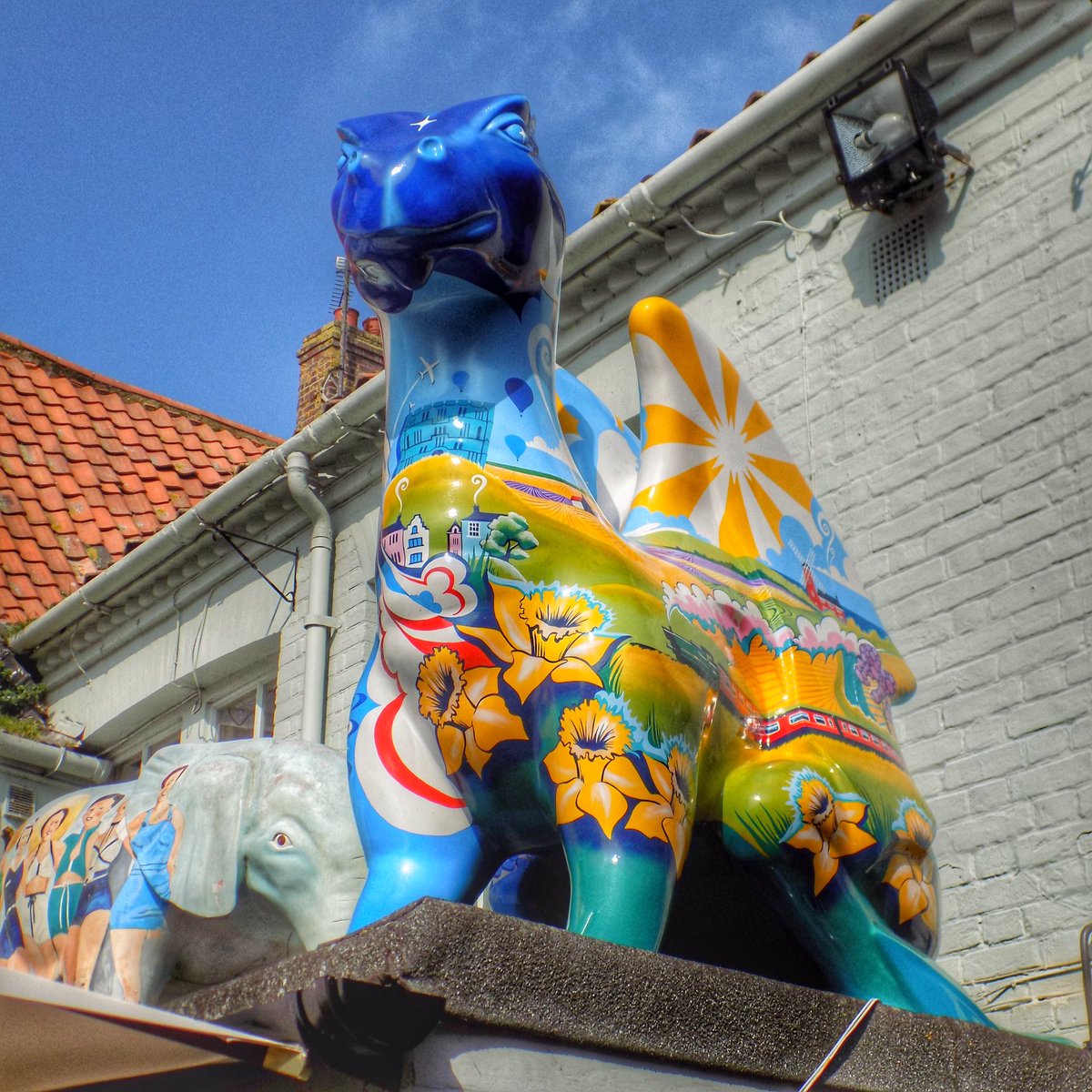 n17arnie's tweet photo. Went to Wells today and saw this handsome dude, must be returning home #gogodragon #artwork @GoGoDragons2015 https://t.co/chQOlArTNi