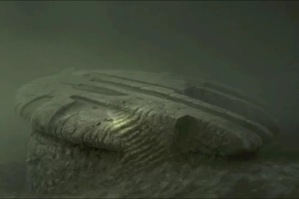 UFONewss's tweet photo. The Baltic Sea Anomaly 14,000 Year Old UFO..?
https://t.co/Bs52LMPNi4 https://t.co/XxTpt1eQ3Q