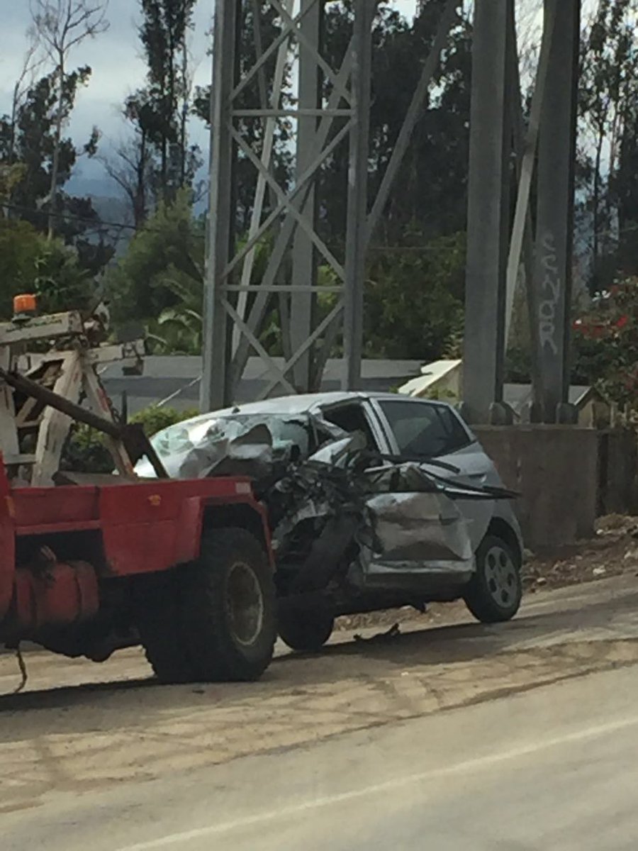 CCNChile's tweet photo. Limache: Accidente en puente la Victoria de  Limache. https://t.co/WShH2LRBUm