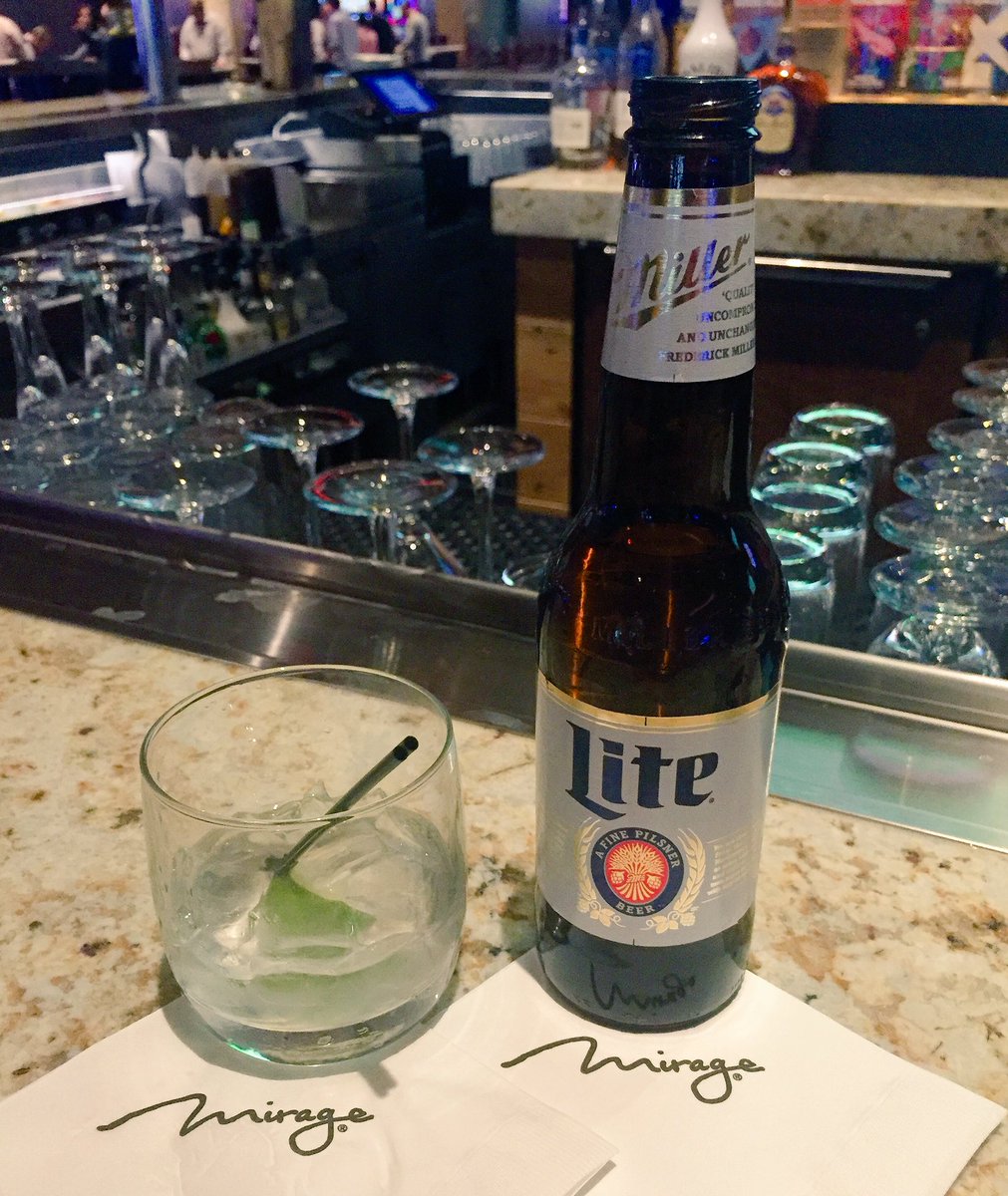 ZachFaxon's tweet photo. Vegas, we meet again... The land of $7.57 beers and $14.98 gin and tonics. https://t.co/zrygPR9q1a
