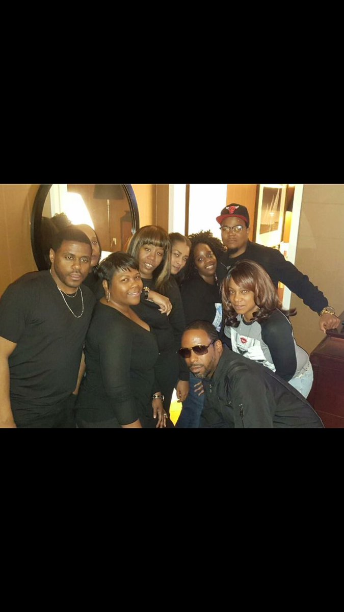 LaneNoGames's tweet photo. Just one of my stops last night #Fam #TheGalloways #LongLiveBrewsie https://t.co/fpjFRfMBaz
