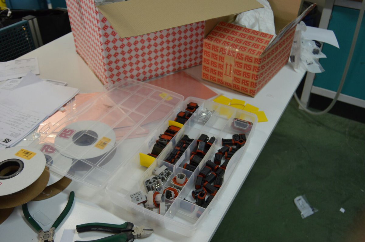 FormulaUEM's tweet photo. Gracias a nuestro patrocinador @RSOnline_ES  por los productos que nos hizo llegar para progresar con el#Fuem08. https://t.co/5FYQEn8Voe