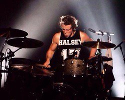5SOSLocate tweet picture