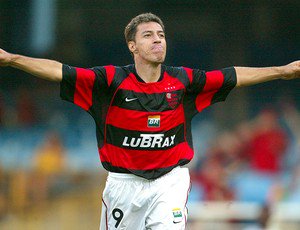 imperado0r's tweet photo. Saudade do melhor camisa 9 que já vi com a camisa do Flamengo.
#VoltaDimba https://t.co/cdHU2iAfck