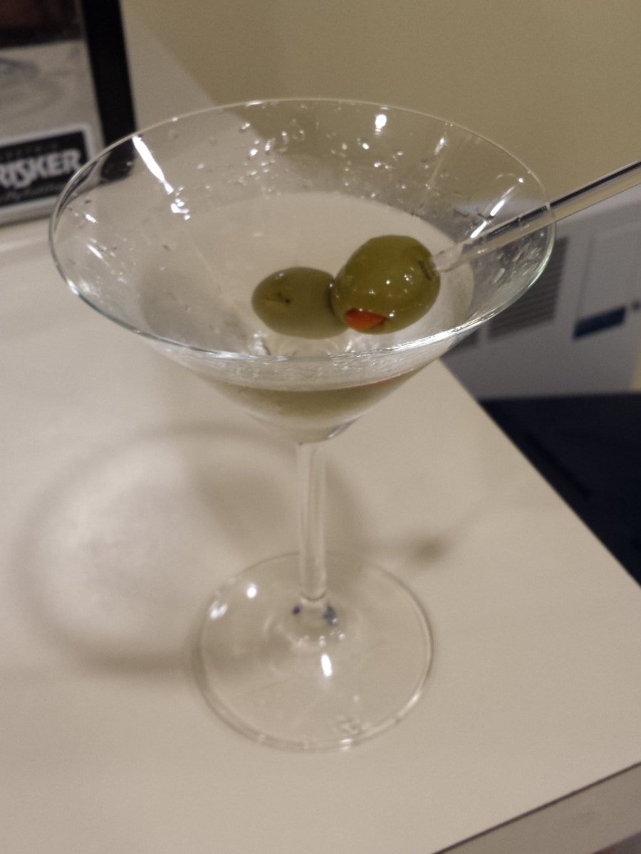 sinksmog's tweet photo. Thanks to @FordsGin, the #martini is enjoying a renaissance my bar. #drinktheclassics https://t.co/xsIuNhA1Gu