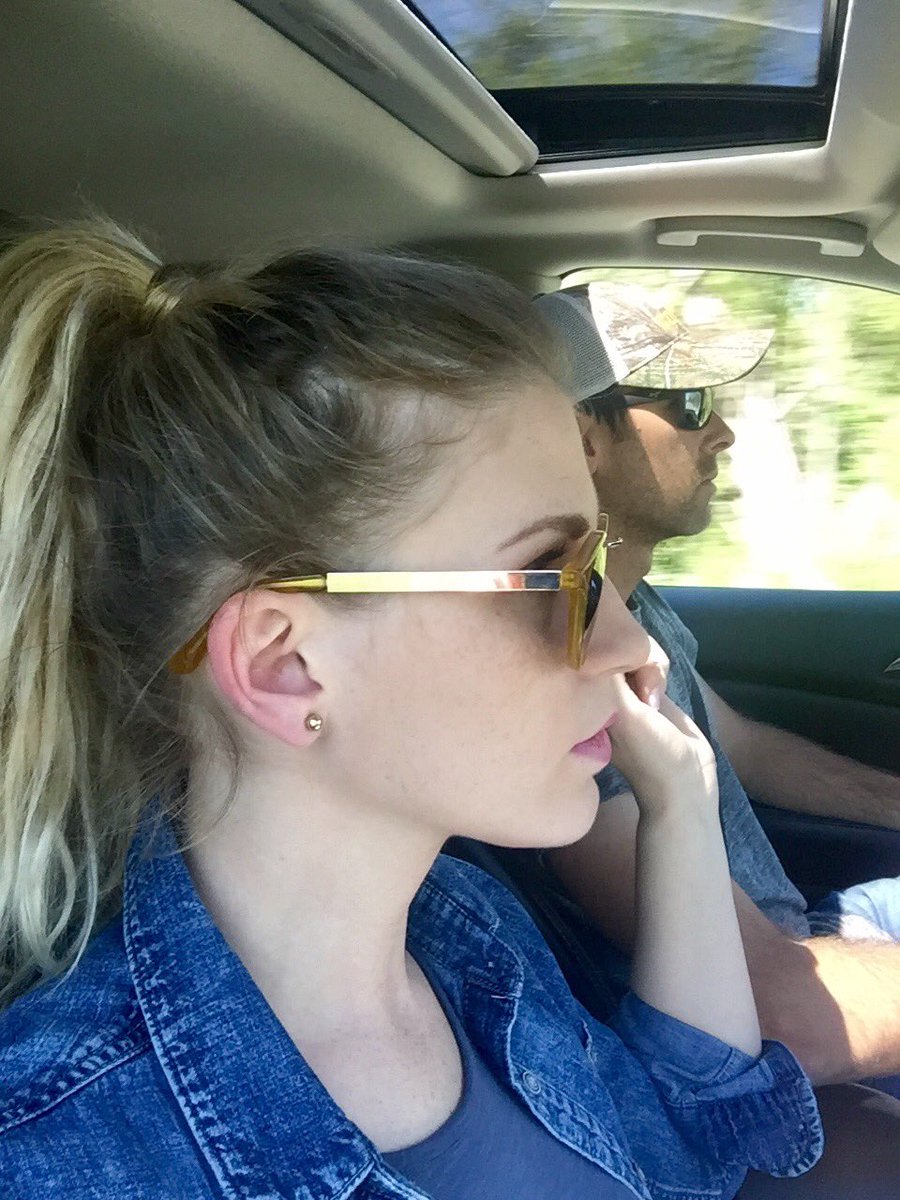 ClaraCalaway's tweet photo. The higher the pony, the closer to God. Or something like that. Inspiration: @kimberlyperry 😘 https://t.co/LdGzKDPO0t