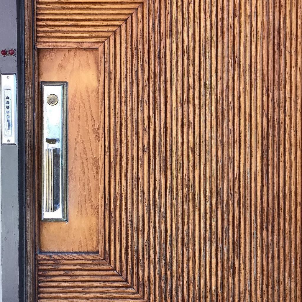 susancohan's tweet photo. Client's cool front door from the early 70s. #architecture #retro #vintage #landscapedesig… https://t.co/UexiBOICms https://t.co/dM3xQ1eJcL