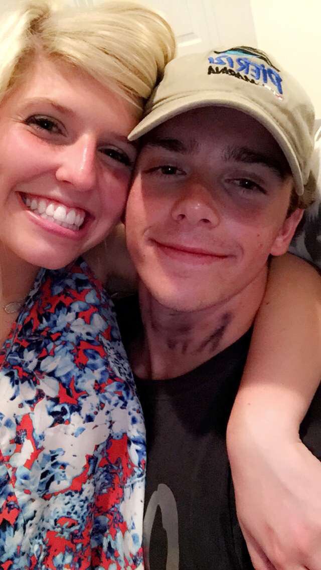 annabesss's tweet photo. happy belated birthday to @tylerstearns42 !!!! #barracuda #dolphriends #goDDD https://t.co/cebDA5bdER