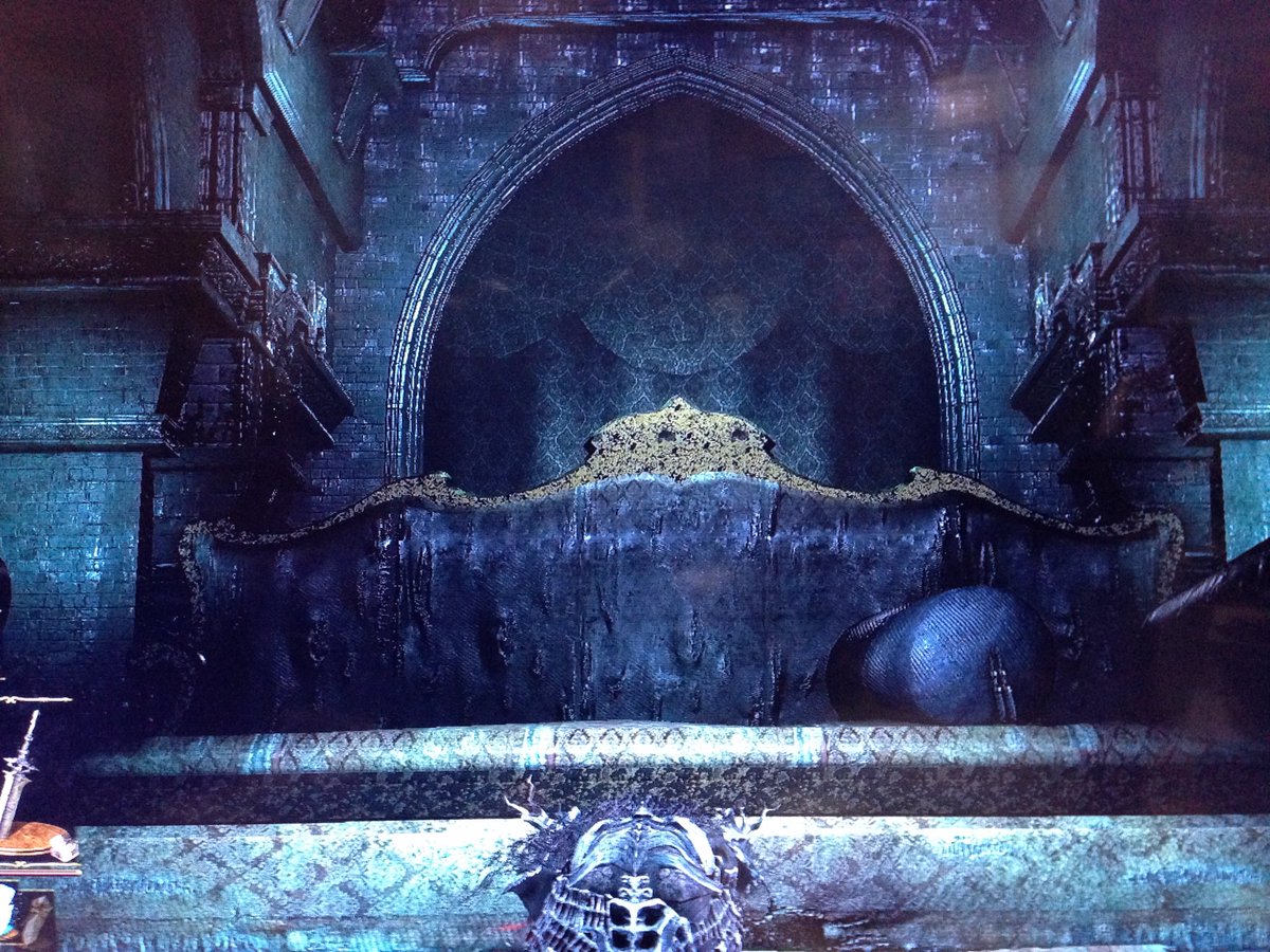 館長ガルダ در توییتر ダークソウル3 王の都 アノールロンド は変わり果て かつてガルダを支えた仲間も生き絶えガルダは絶望に打ちひしがれる ガルダ 一体何があったんだ ヴェル 巨人鍛冶にグヴィネヴィア ガルダ 種火だけ生きてるのか クソ