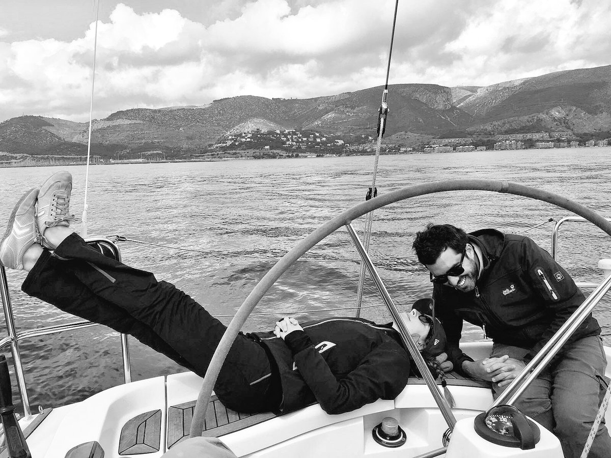 mireia_rl's tweet photo. Entre regata y regata.. 🙈 #modark #modarksailing #modarksailingteam #sailor #sailing #xyacht https://t.co/C20oztuxsz