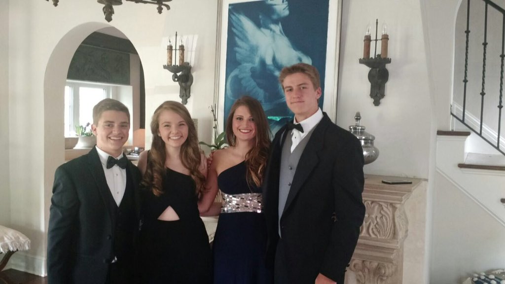 sneeelson's tweet photo. Prom 2k16 👀🔥🔥🔥🔥 https://t.co/NRkQusuwJU