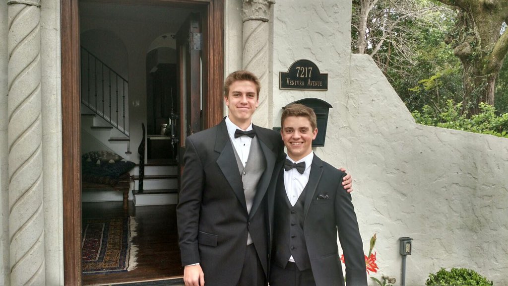 sneeelson's tweet photo. Prom 2k16 👀🔥🔥🔥🔥 https://t.co/NRkQusuwJU