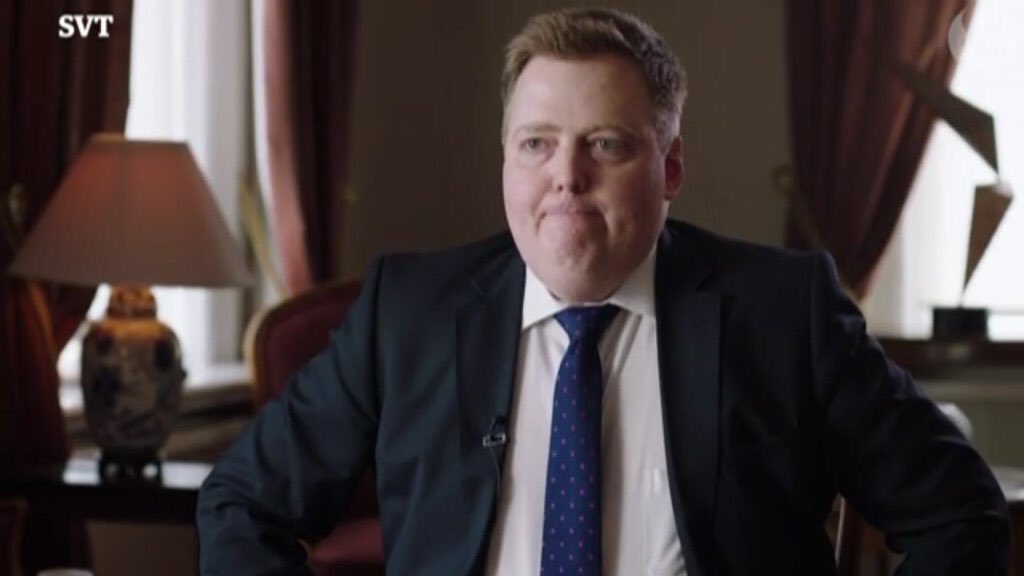 The look on PM of Iceland's face when he's asked about #panamapapers