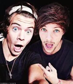 Tweets_etc's tweet photo. Power of directioners
#LarryIsReal 
#BestFanArmy #Directioners #iHeartAwards https://t.co/gSC9TBwbWp