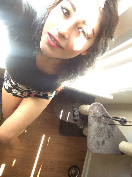 Going to the beach today! Send money so I can have some fun! https://t.co/MybOQYjBqE<a href="/tag/pink"class="tags"><span>#pink</span></a>