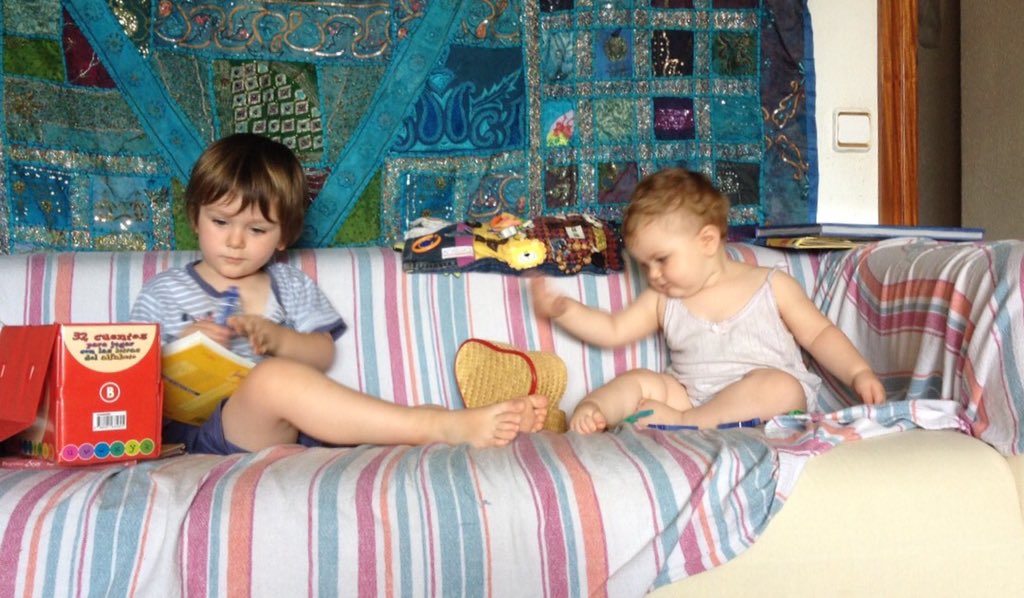 cachivache_plot's tweet image. RECURRENCIAS CON: Los hijos del pintor, María Luisa y Mariano de Marià Fortuny, 1874.