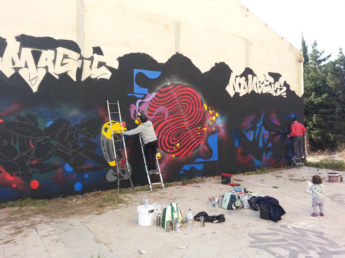 RoshRlove's tweet photo. Me da a mi que los 333 esos la van a liar...
#333crew #33 #EZ33 #elx #magicnumbers https://t.co/PqfqItFLef