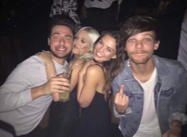 HLNewsItaly's tweet photo. ✿* UPDATE 📷| Louis, Danielle, Lottie e Napolitano al The Nice Guy, il mese scorso. 

(Los Angeles, 05/03/16) https://t.co/vlVKoGWiPp