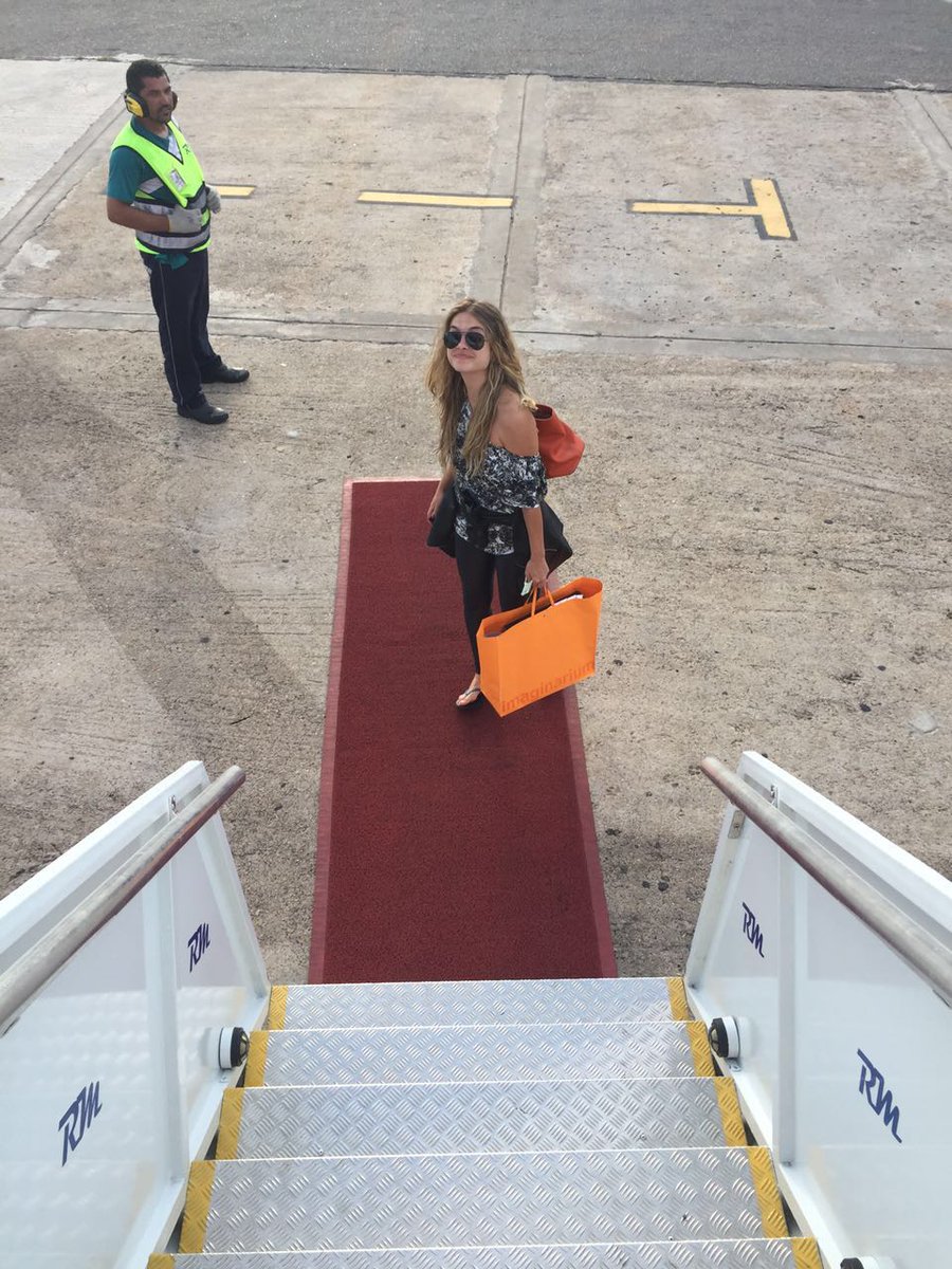 secrets_LuaB's tweet image. Owwnt que fofura... Os chinelos 😍😍 HojeOWhatséDosLunaticos @Lua_Blanco