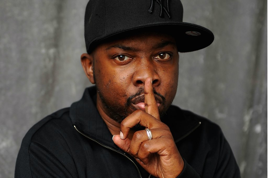 SPIN's tweet photo. A Tribe Called Quest (@ATCQ) is holding a surprise Phife Dawg memorial first thing tomorrow https://t.co/BAZqjkocwN https://t.co/jhCR7TITLg