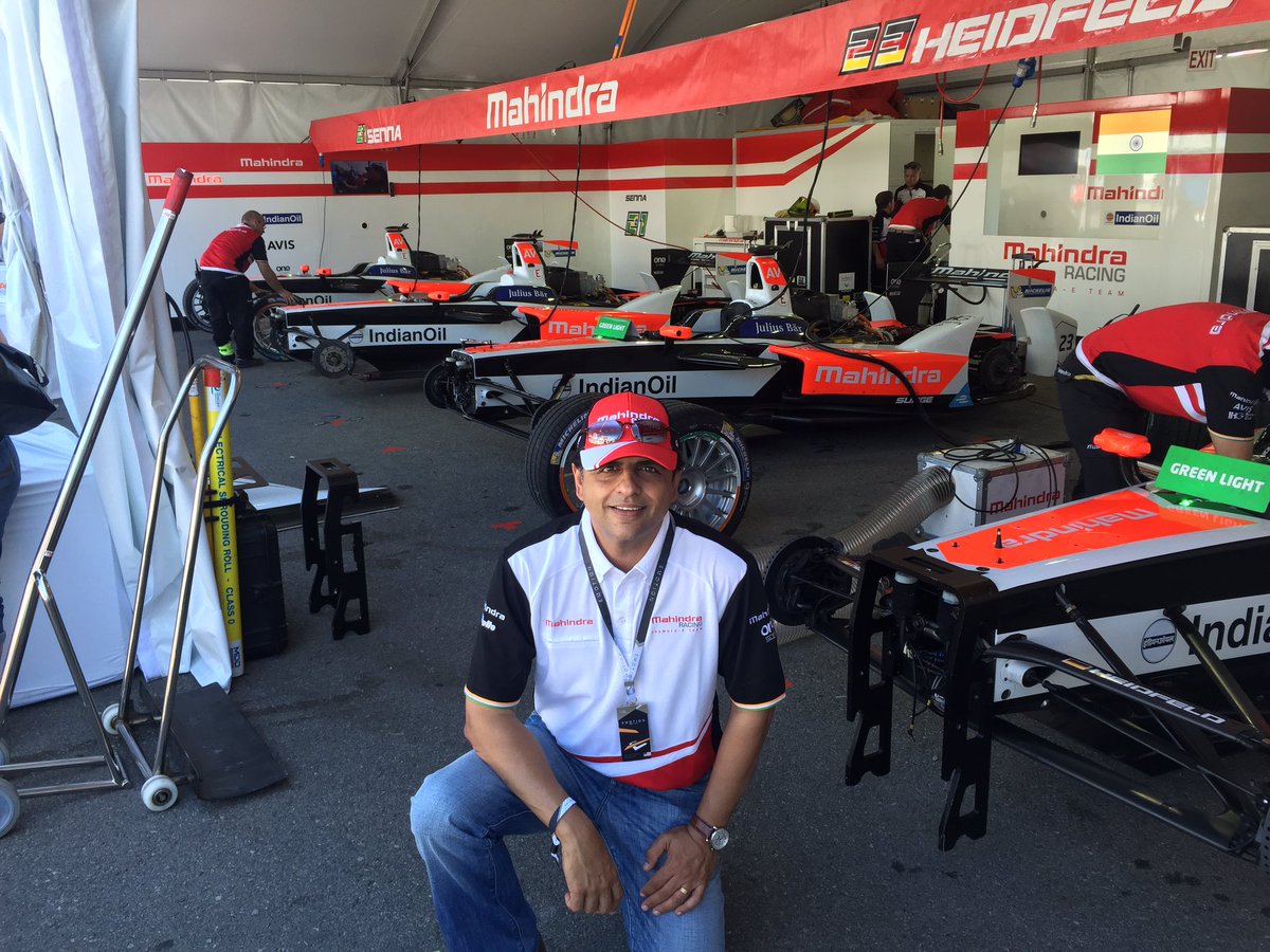 ashishjulka's tweet photo. Thrilling experience in the Mahindra pit! @NickHeidfeld @BSenna @MahindraRacing @tech_mahindra https://t.co/fCSo74B0Nc