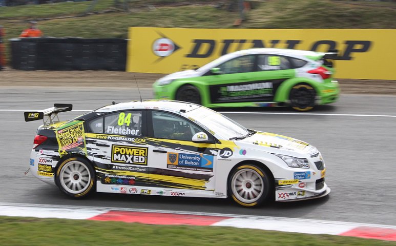 Close racing in <a href="/DunlopBTCC/">DunlopBTCC</a> at <a href="/Brands_Hatch/">Brands Hatch</a> - thrills and spills at Druids today!