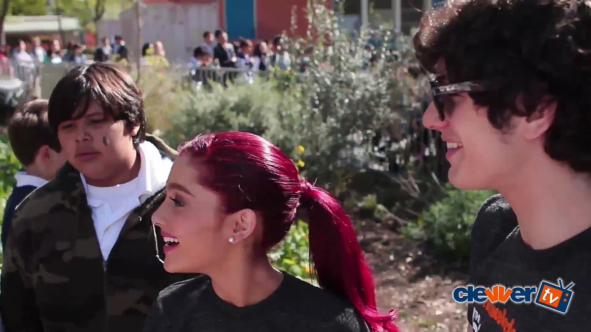 AriGrande2606's tweet photo. @ArianaGrande y @MattBennett en #TheBigHelp @NickelodeonTV
I vote for #ArianaGrande “Focus” #Move @radiodisney https://t.co/gSktytqv6D