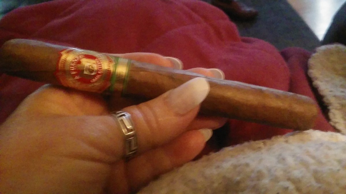 cigarchicnc's tweet photo. And on to round 3...good stuff this 8-5-8 :) https://t.co/i5CWHdQhzb