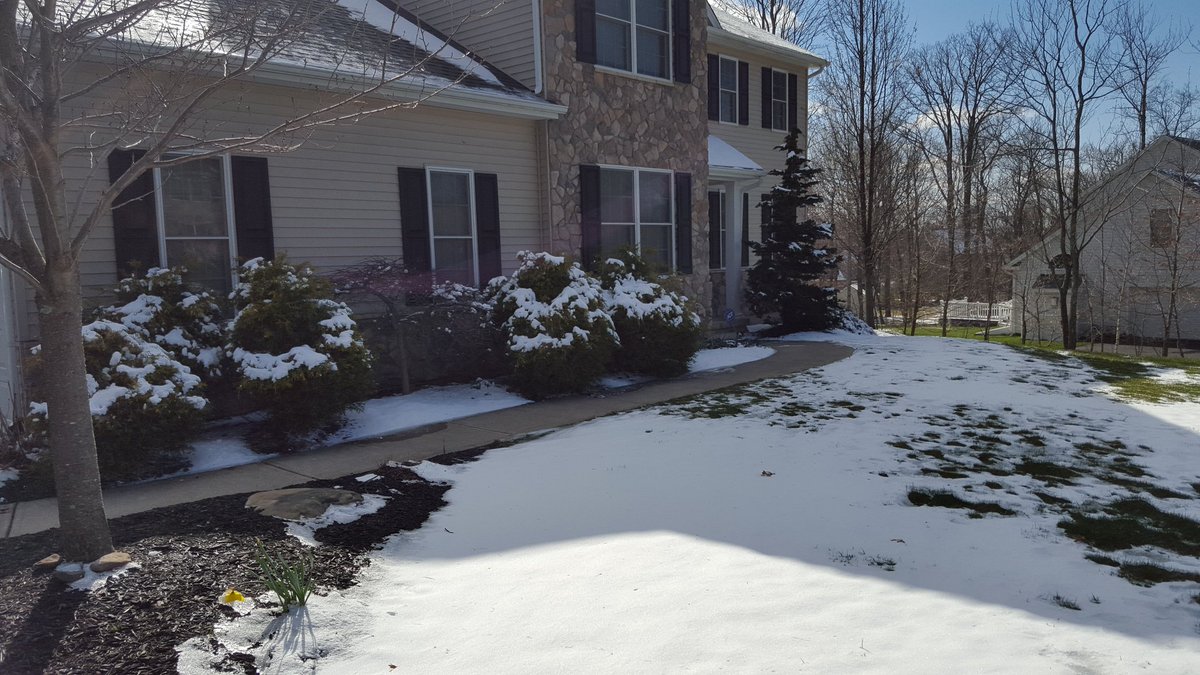 DaveSkutnik's tweet photo. After a weekend in Philly for #RedBall16 (where it was sunny and 60 yesterday) we came home to this today https://t.co/1A85RabIuk