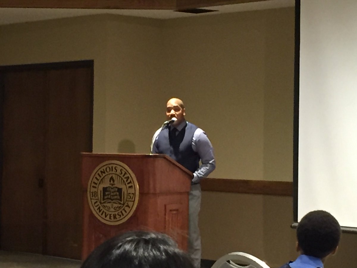 ArtMunin's tweet photo. 28th Annual Commitment to Diversity Awards Ceremony @IllinoisStateU!!! @DivAdvoISU #DownWithTheDoS #RedbirdProud https://t.co/nH2lWinWOs