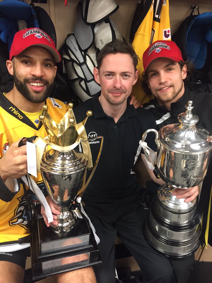 Clarke_cohockey's tweet photo. Nothing better than ending a season on a high @Goody_66 @Steve45lee @Rumz75 #Crew #WinningsFun🏆🏆 https://t.co/uTdKLP1V5t