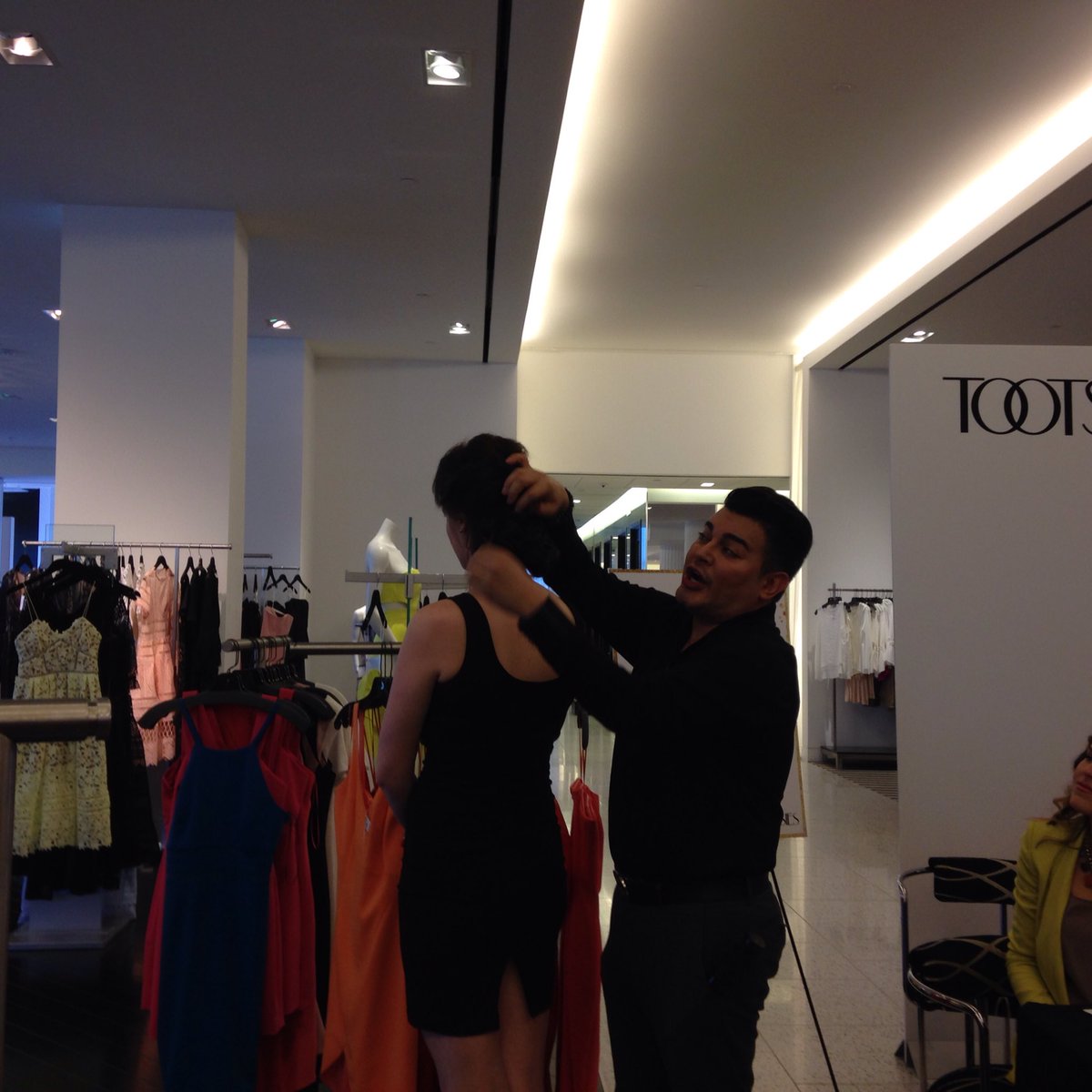 thesoniasoto's tweet image. @ESCbeauty talking about hair and beauty trends at @CrimeStopHOU #PrepForProm at @ShopTootsies