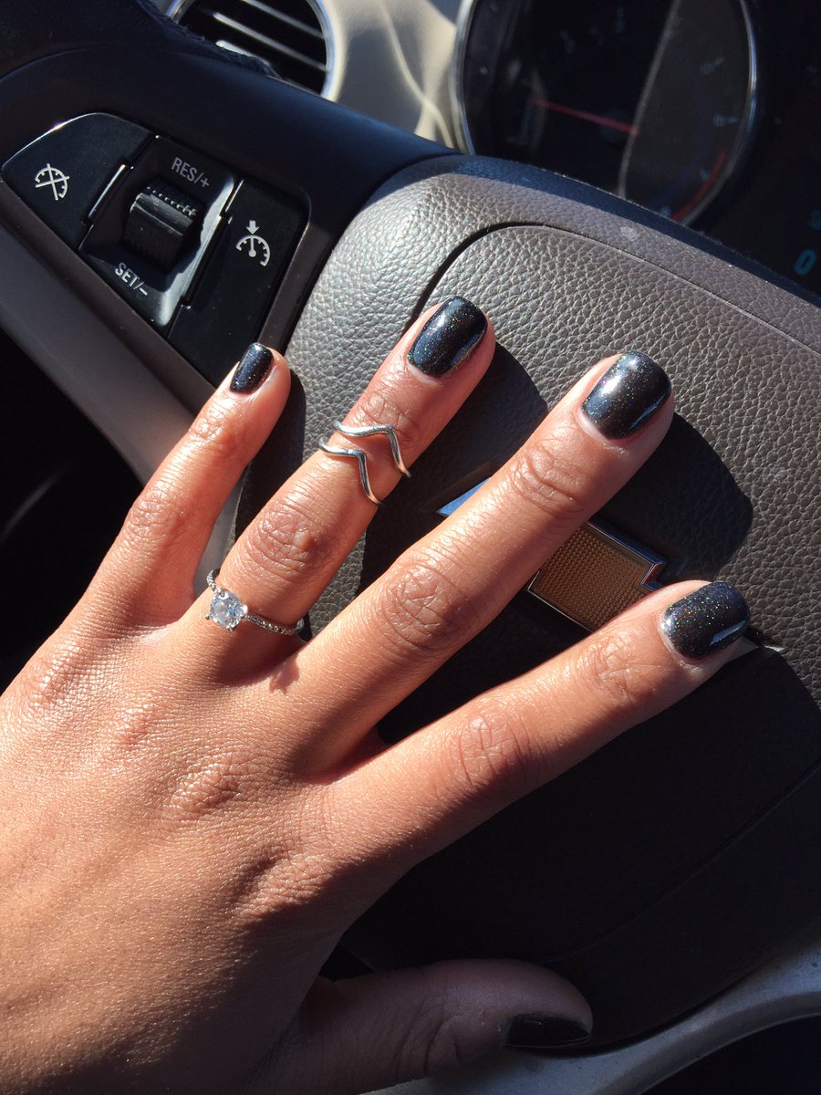 anhunt23's tweet photo. Because I love my natural nails & my knuckle rings #NoImNotEngaged #ForeverAlone https://t.co/BqL7rizbRY