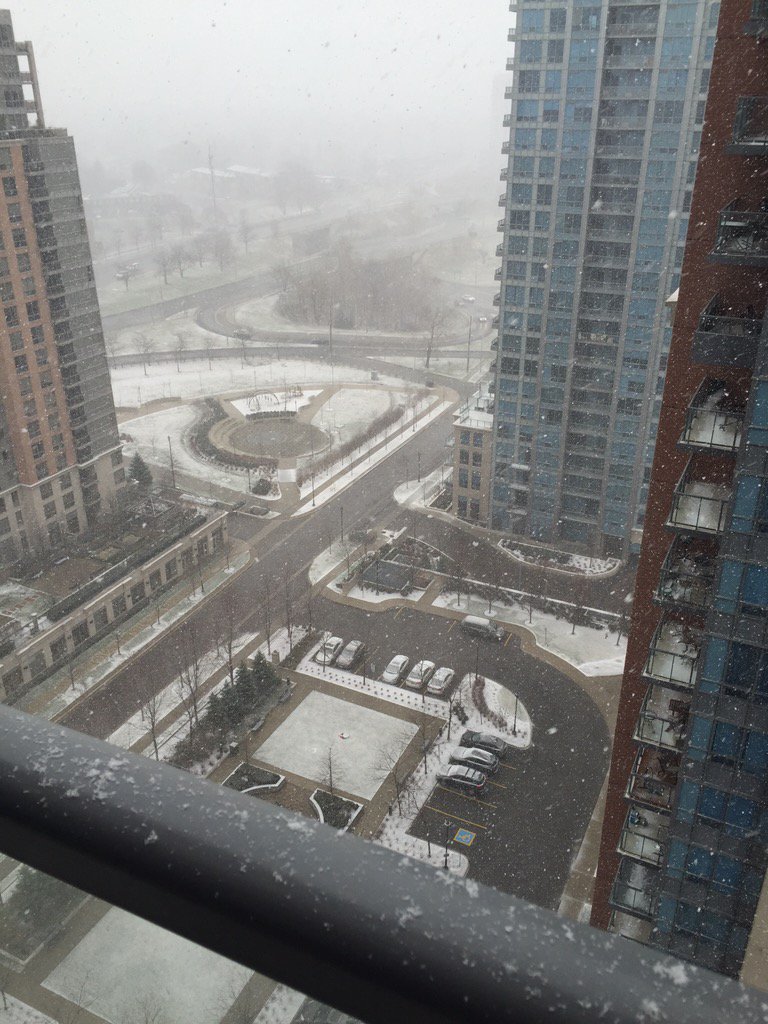 ElenaLappo's tweet photo. Here we go....#AprilSnow https://t.co/sNkH3J5ZV4