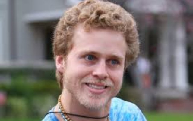 lerockinghorse's tweet photo. When Tommy loses his cool he looks like Spencer Pratt when he got into crystals #TOWIE #tommytowie https://t.co/MECMP5bjcf