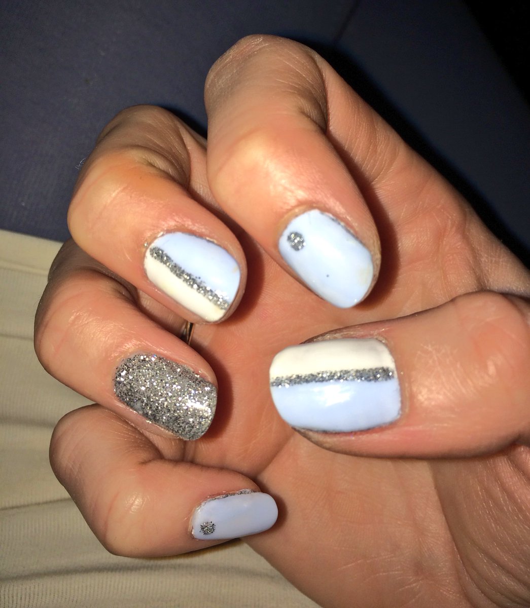 Becky_Travis16's tweet photo. Spring nails. Creekside with a touch of sparkle @CNDWorld @BBtreatments @life_beautician https://t.co/TJ74RvuXO1